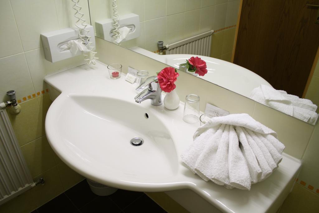 Vitalhotel Sonnblick Villach Rum bild